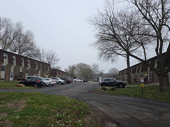 5th image of 9911 W 52nd St