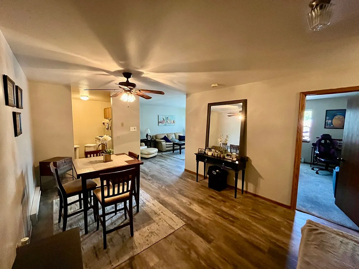 Building Photo - N114W15846 Sylvan Cir