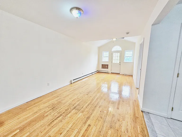 25-36 14th St #2 — Photo 1