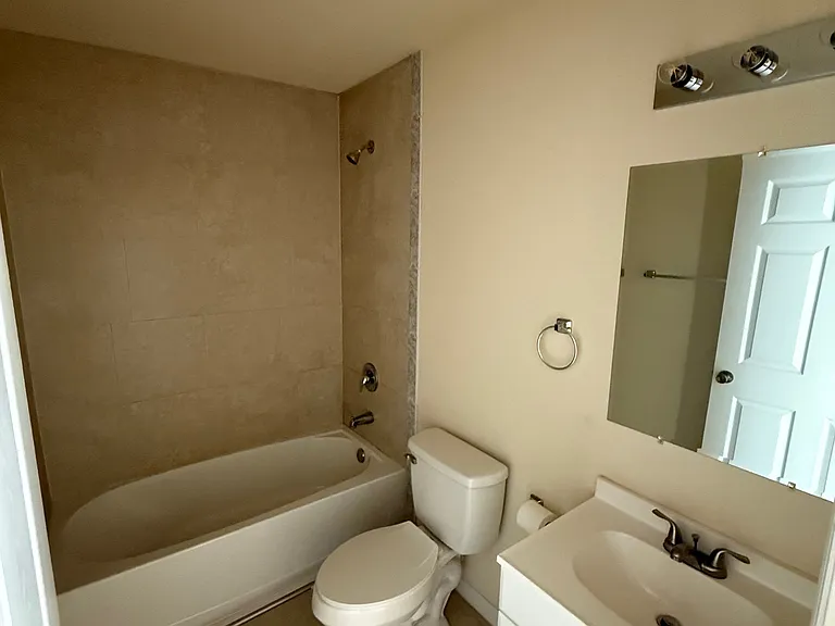 4131 SW 8th Pl #4131 — Photo 15