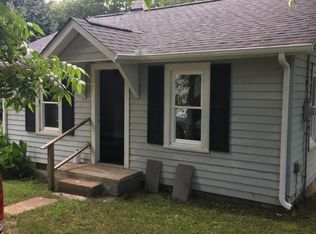 5213 Clearwater Lake Rd, Mt Holly, NC 28120