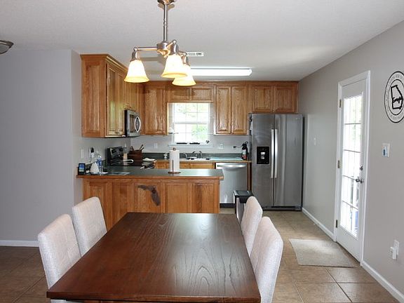4th image of 5821 Barkley Ln