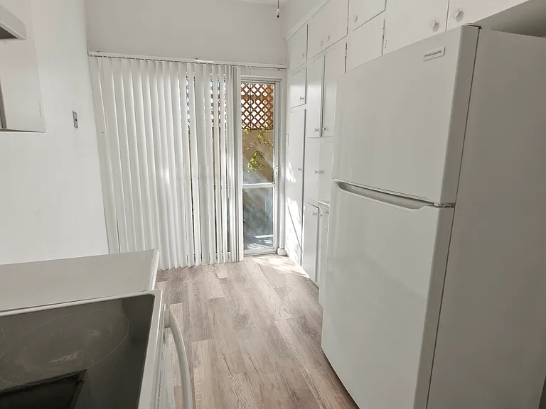 1509 Montana Ave — Photo 11
