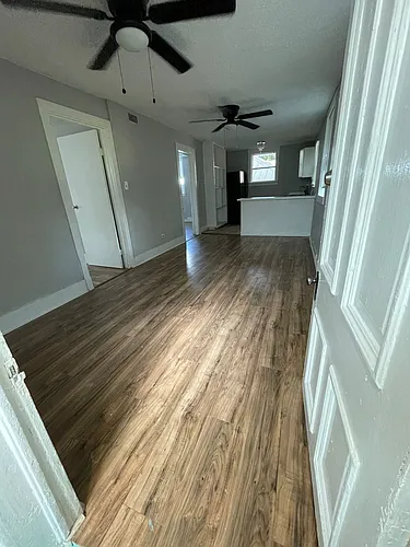 143 Tremlett Ave #D Photo 1