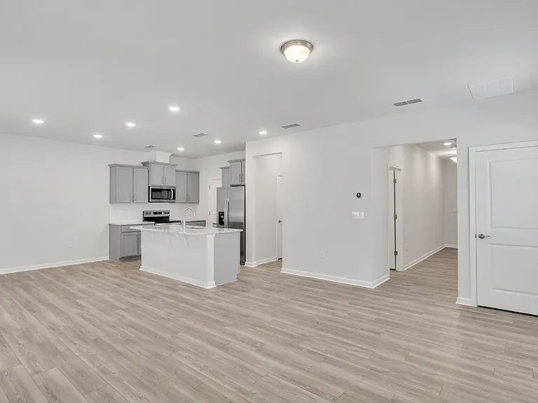 840 McKenzie Park Ter — Photo 11