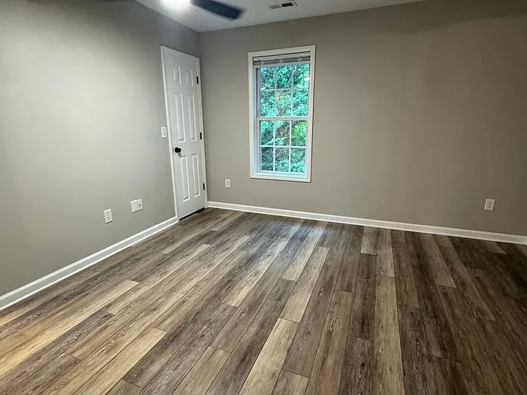 1232 Camelot Ct NE — Photo 15