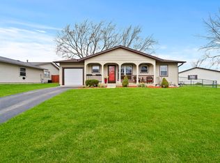 1154 Grissom Trl, Elk Grove Village, IL 60007