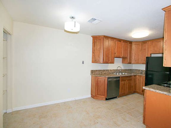 4th image of 7283 Florin Mall Dr APT 18