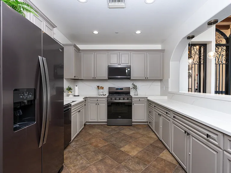 Sonoma at Mapleton Apartments — Photo 18