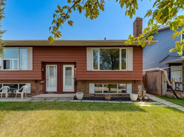 7828 W 20a St SE, Calgary, AB T2C 1Y5