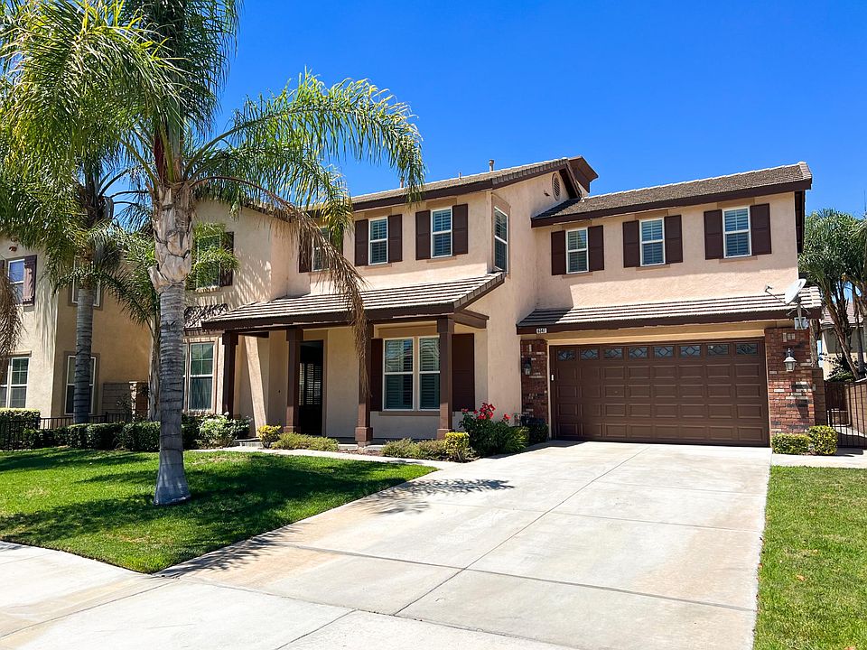 Front yard and driveway