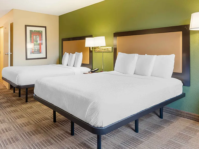 Studio Suite - 2 Full Beds
