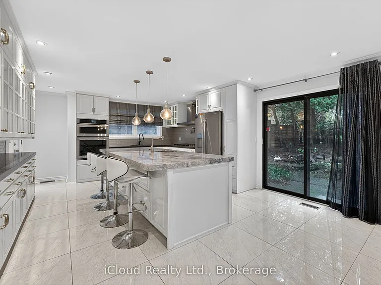 52 Montressor Dr — Photo 2