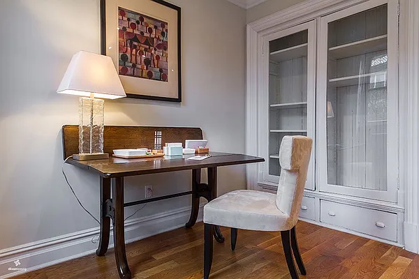 Rented by Dixon Advisory USA Inc. | media 40