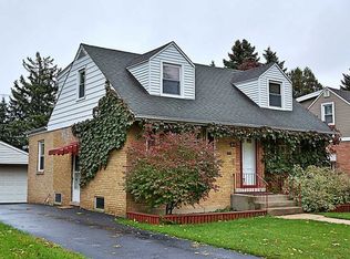 413 N Elm St, Mount Prospect, IL 60056