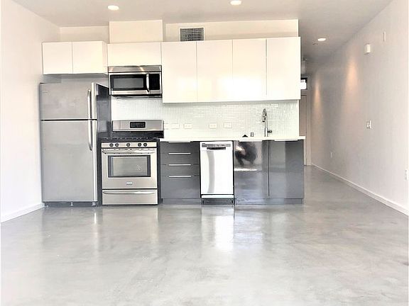 3rd image of 3805 Ingraham St APT 203