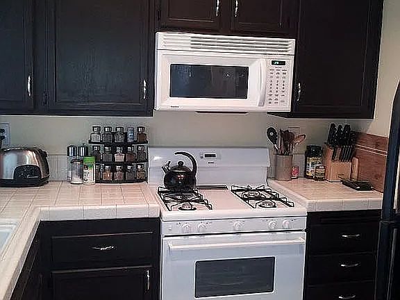 4th image of 14861 Mulberry Dr Unit 1313