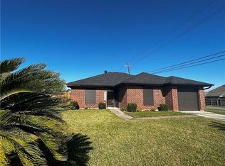 2700 Bayou Lours Ct, Marrero, LA 70072