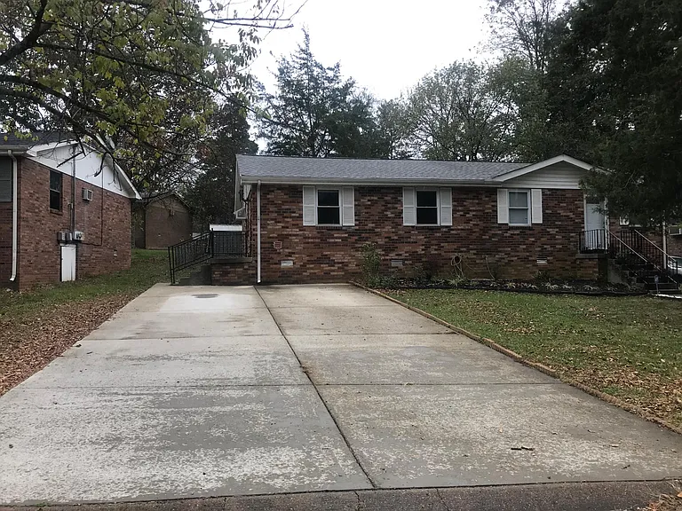 4614 Forest Ridge Dr — Photo 25