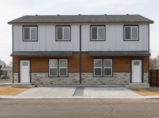 297 SW 6th St #1, Ontario, OR 97914