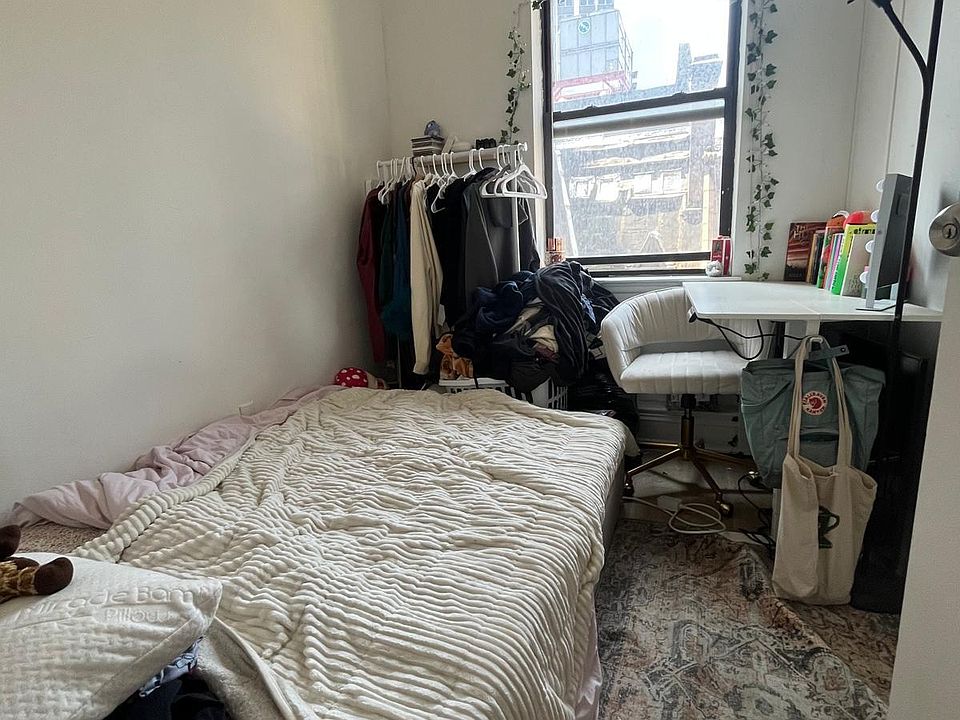 1st image of 50 W 34th St #16C09
