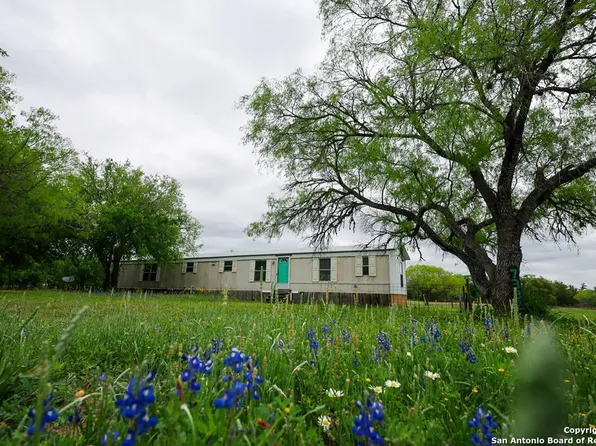 7332 N HWY 181, Normanna 78142