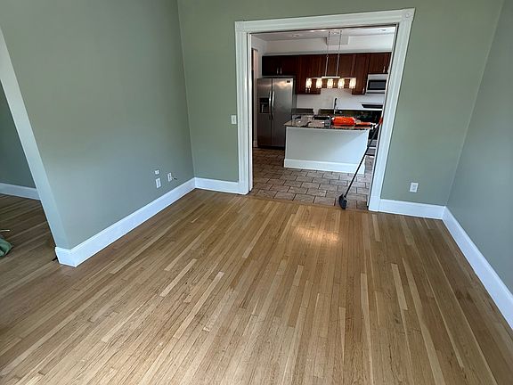 4th image of 48 Lambert Ave