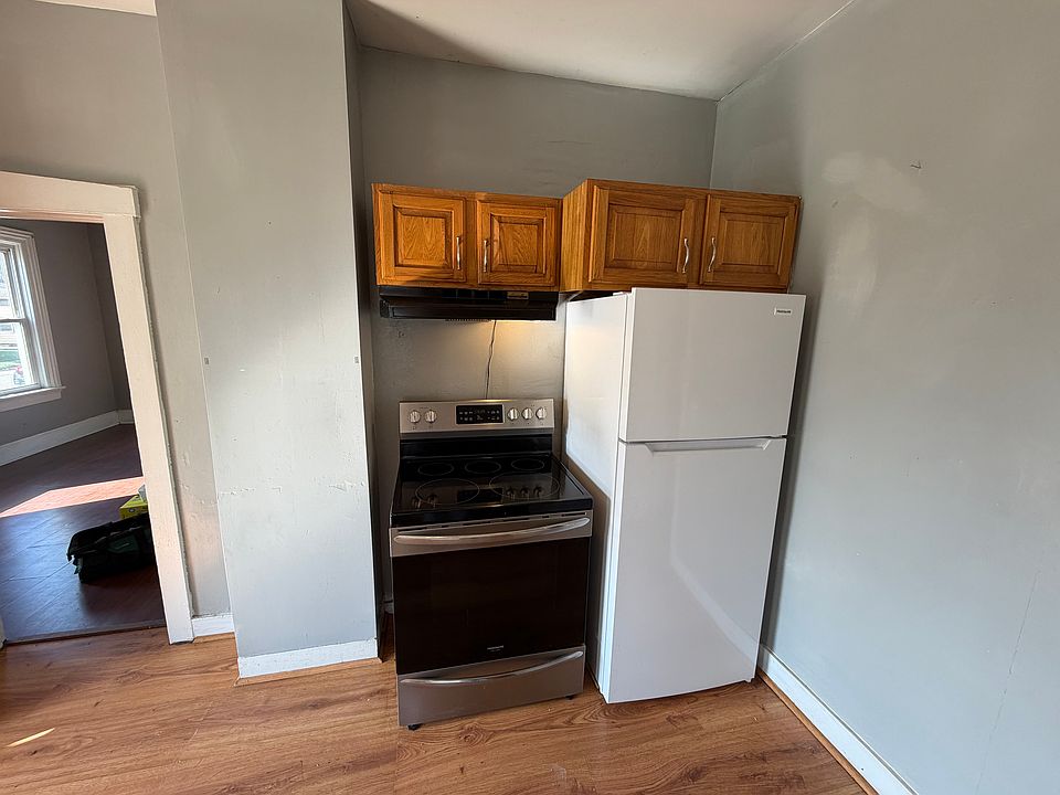 1st image of 207 N 1st St