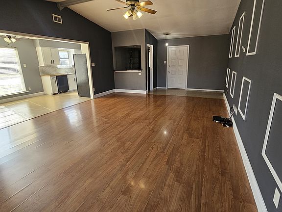3rd image of 3046 Alderon Ln