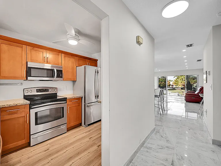 3655 NE 32nd Ave #221B — Photo 14