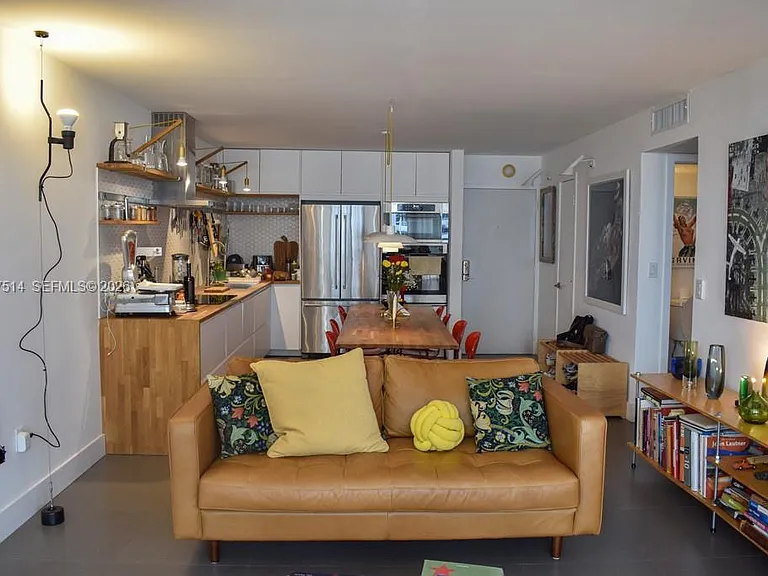 600 NE 36th St #1711 — Photo 4