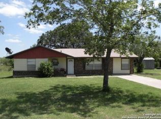 546 County Road 7713, Devine, TX 78016