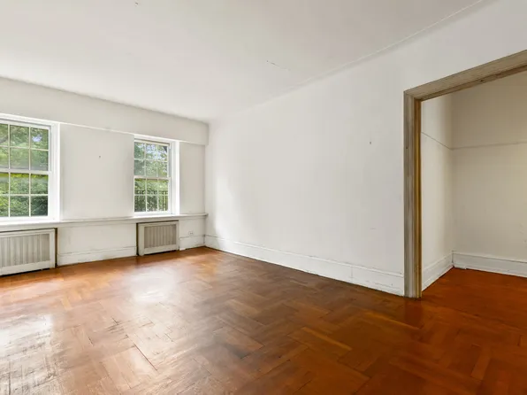 525 West 238th Street image 10 of 30