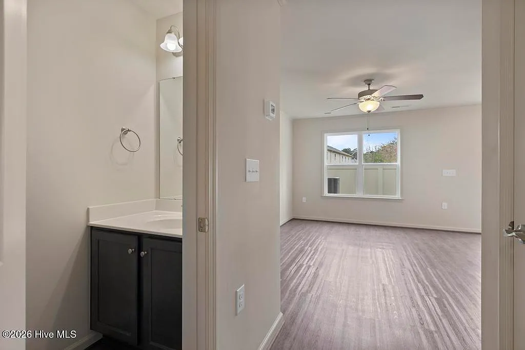 2 bed, 2.5 bath, 1236 sqft, $1,500 — Photo 4