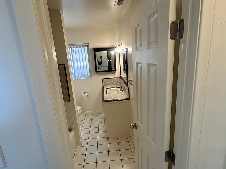 8704 Lind Vern Ct #8704 — Photo 8