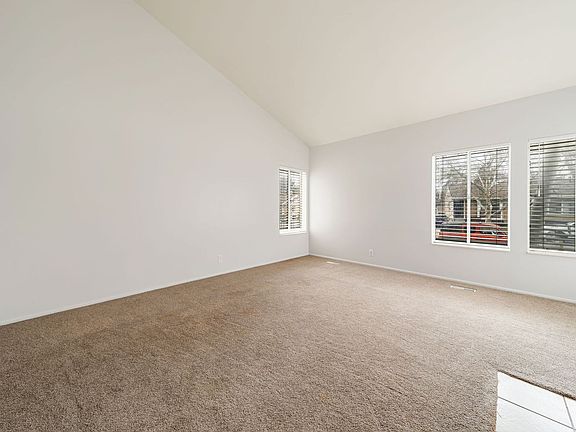 4th image of 1358 E Merritt Cir