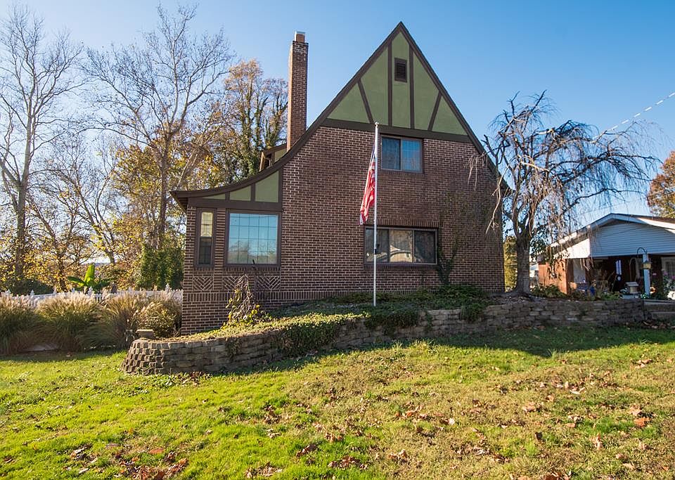 1st image of 2125 Waller St