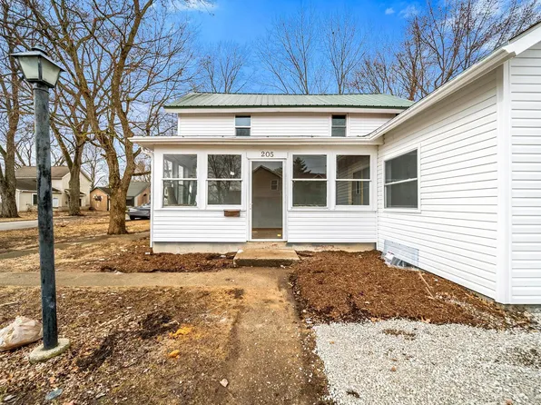 205 W Poplar St, South Whitley, IN 46787