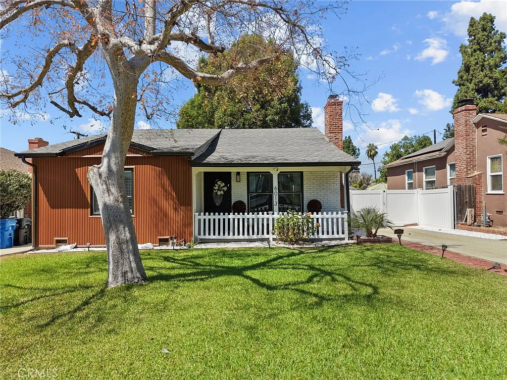 3 bed, 1297 sqft, $4,500 — Photo 1