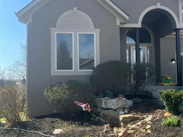 19641 W 106th Ter, Olathe, KS 66061