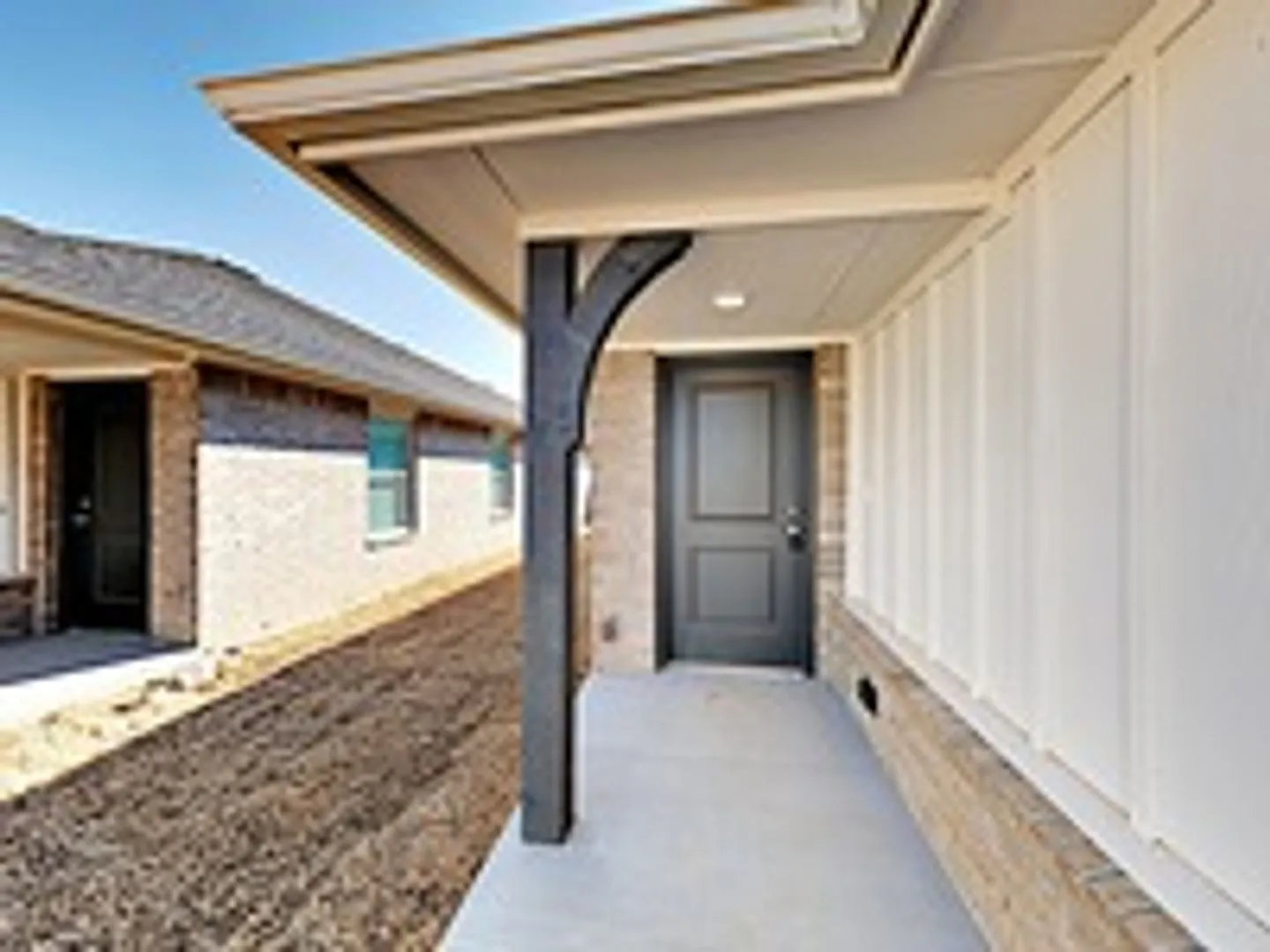 Beautiful 2 Bedroom, 2 Bathroom Duplex with 2 Car Garage close to Tinker Air Force Base — Photo 2