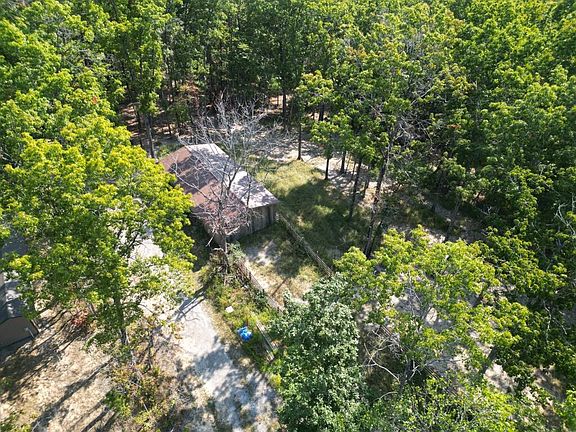 2nd image of 536 Teepee Ln