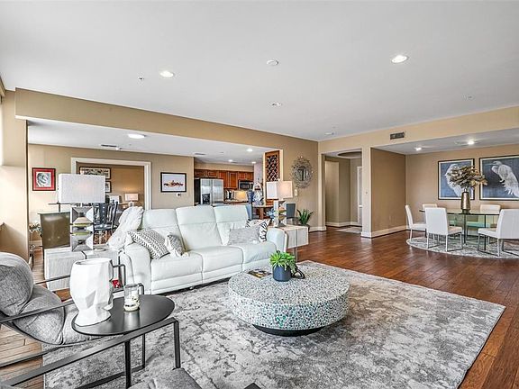5th image of 411 W 7th St APT 805