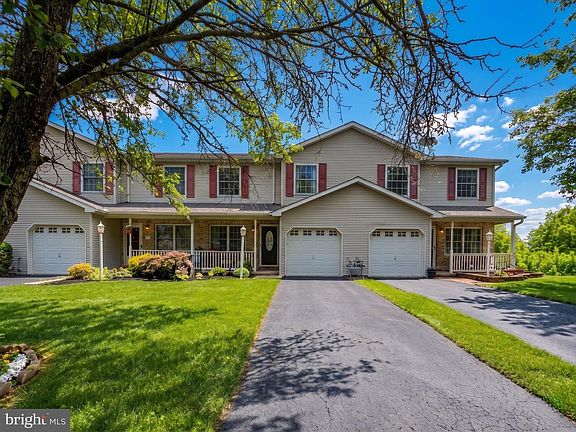 3rd image of 2989 Robin Rd