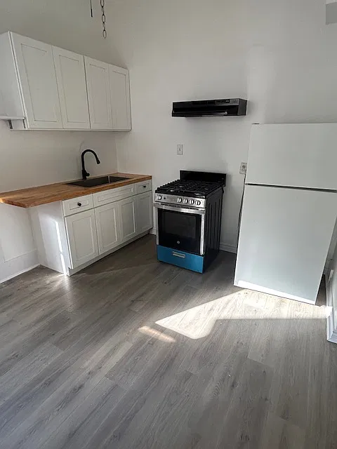 Studio, 350 sqft, $850 — Photo 2