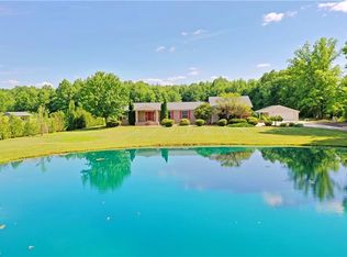 760 Housel Craft Rd, Cortland, OH 44410