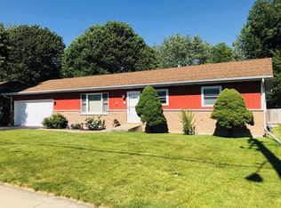 822 S 7th St, Dekalb, IL 60115