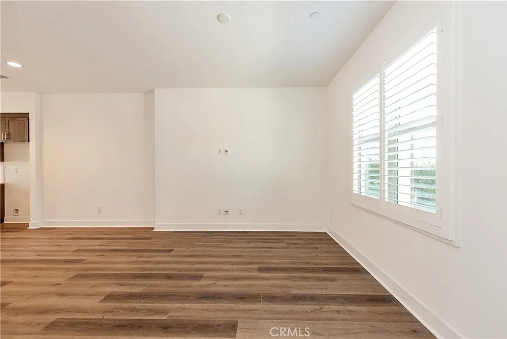 4 bed, 4.5 bath, 2312 sqft, $4,400 — Photo 4