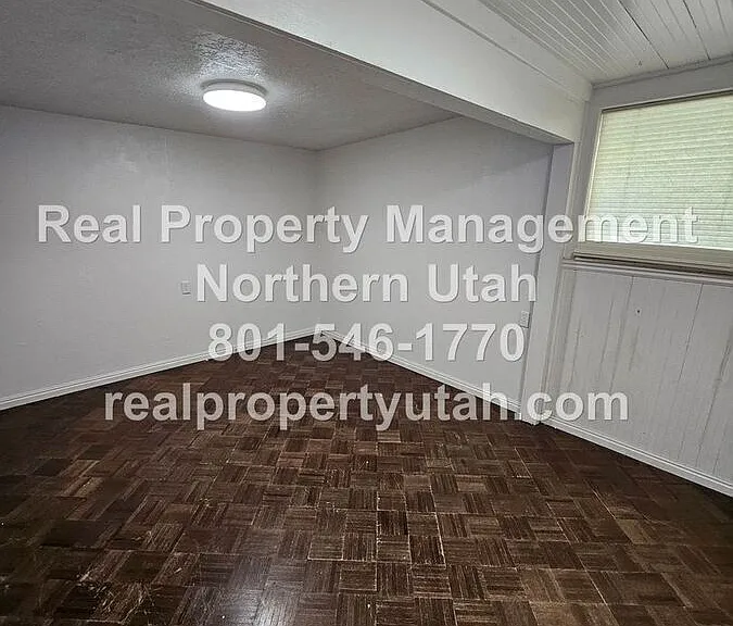 662 E 4th St #COPY — Photo 17