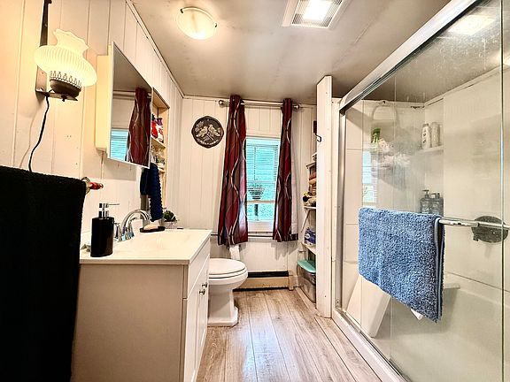 5th image of 303 Trim Hill Rd